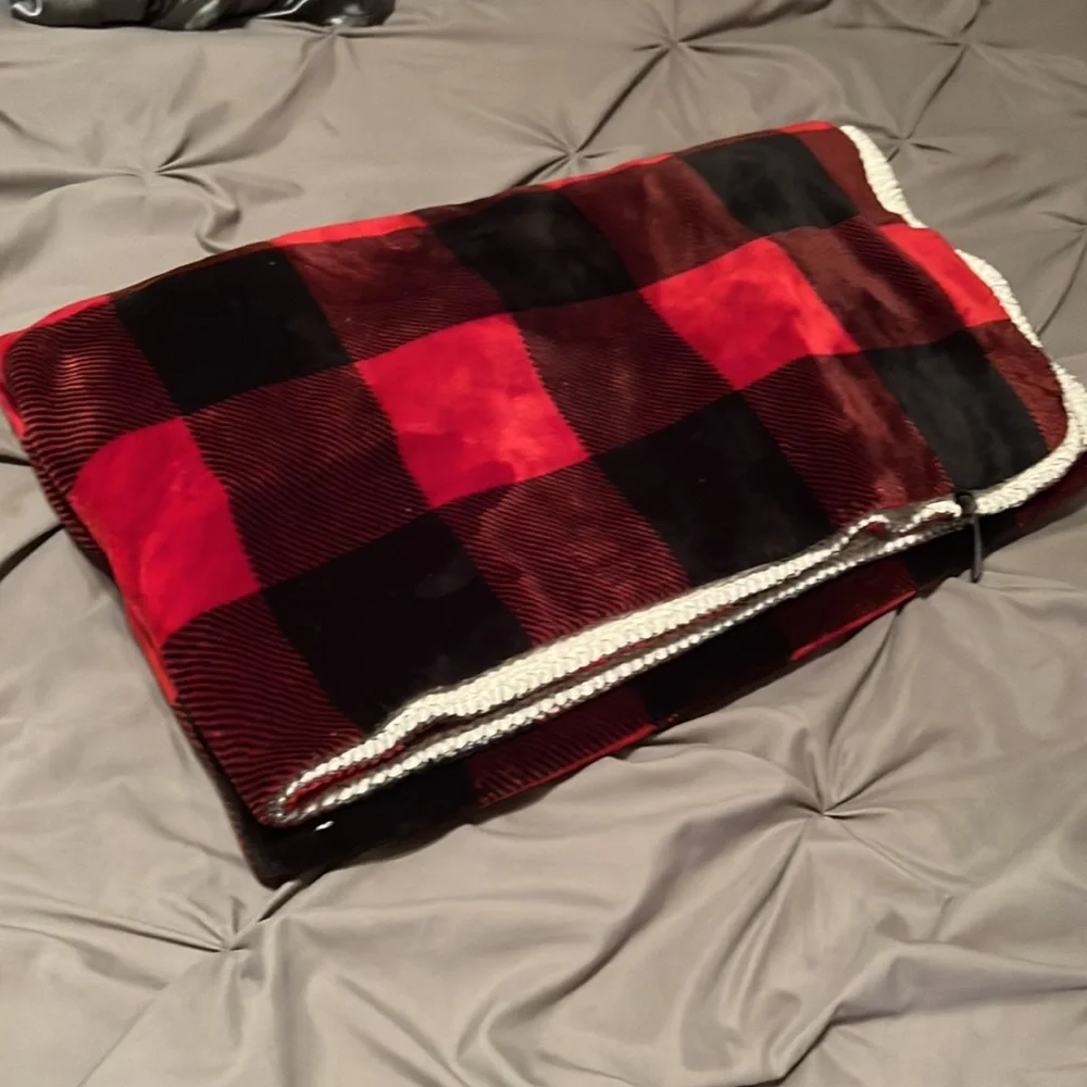 Express Buffalo Plaid Sherpa Cozy Winter Blanket Throw